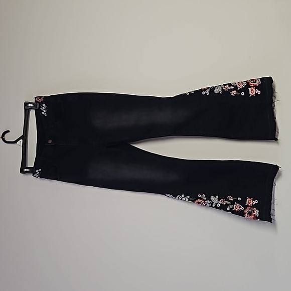 Denim - Nwot size lg black jeans